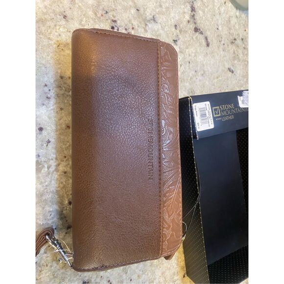 STONE MOUNTAIN Tooled Leather Brown Tri-fold Wallet Snap Wrist Strap NEW - Picture 3 of 7